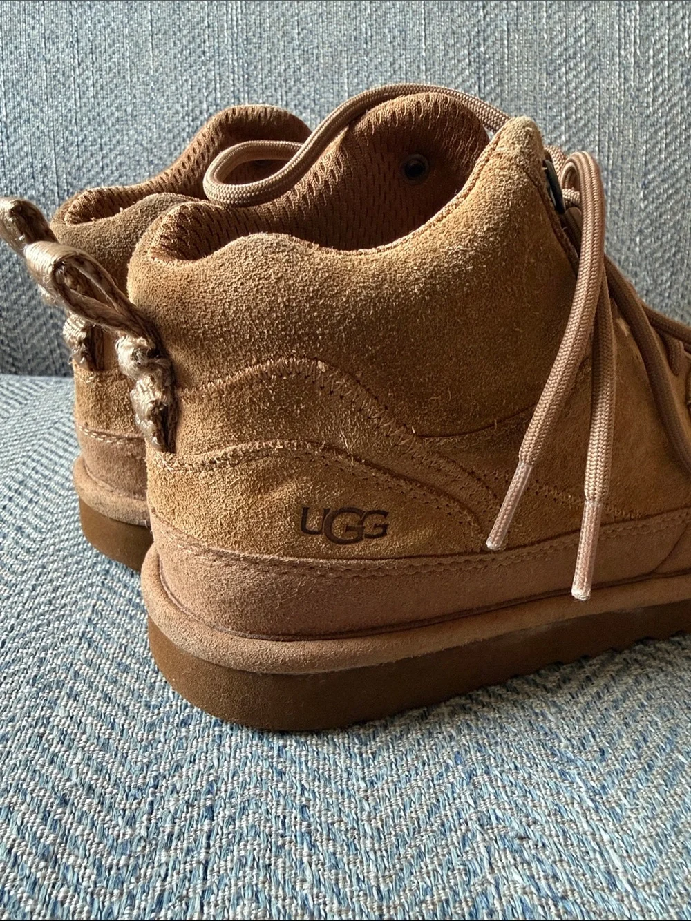 UGG Unisex-Child K Highland Hi Heritage Sneaker Size: 5